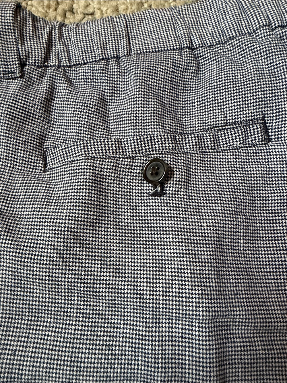 Banana Republic Aiden Flat-Front Men's Shorts - Picture 8 of 8